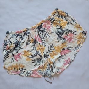 Flowy short NWOT